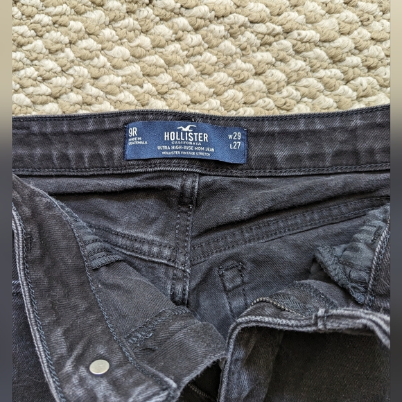 Hollister, Faded Light Wash, High Waist Jeans - Picture 2 of 10